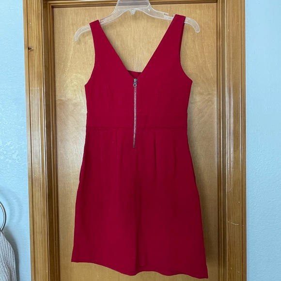 Fun red dress with keyhole - perfect for holiday parties! - Picture 9 of 10